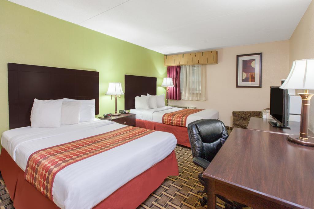 Days Inn & Suites By Wyndham Madison Heights Mi Екстер'єр фото