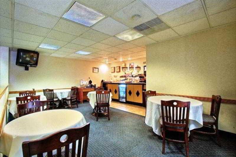 Days Inn & Suites By Wyndham Madison Heights Mi Екстер'єр фото